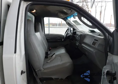 2003 Ford F-250 Xl/Xlt z USA, uszkodzony, nr VIN 1FTNF20F33EA50693